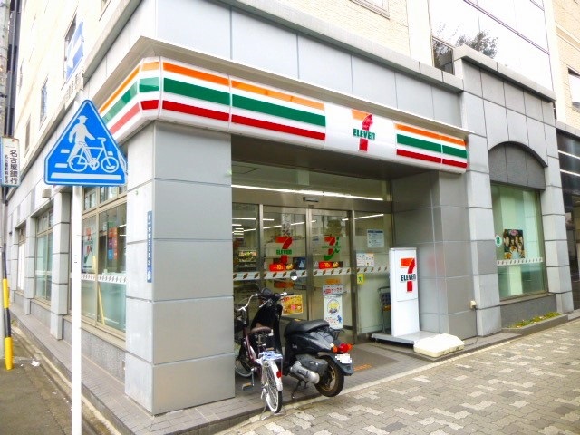セブンイレブン名古屋名駅３江川線店　フリー画像
